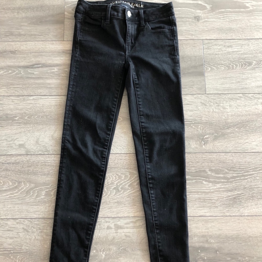 American eagle black stretchy jeans.